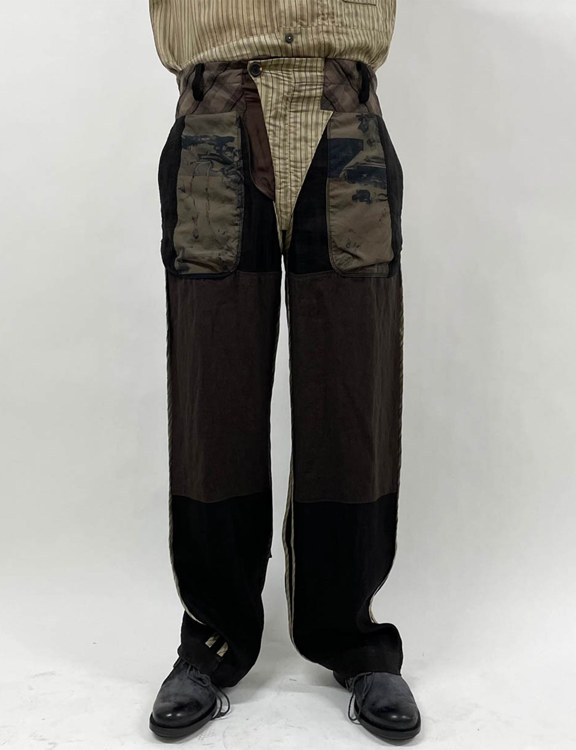 INSIDE-OUT STRAIGHT-LEG TROUSERS_BROWN