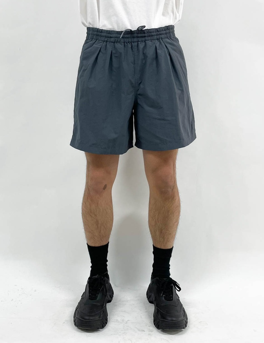 TRACK SHORT SOLID_CHARCOAL