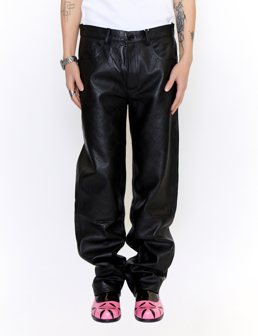 EMBOSSED DEADSTOCK LEATHER FITTED TROUSERS_BLACK