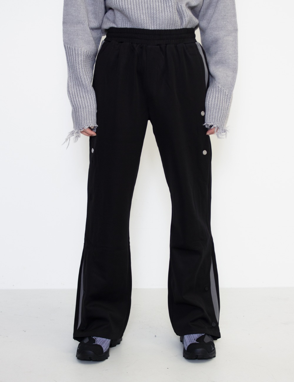 FAIRSHAPED LAYER PANELLED TRACK PANTS_GRAY