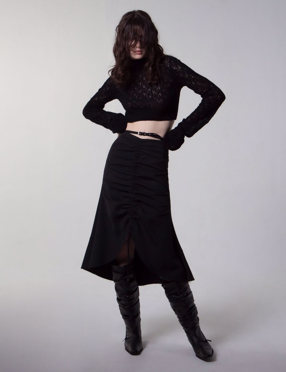 HOLLOW OUT KNITTED CROPPED TOP_BLACK