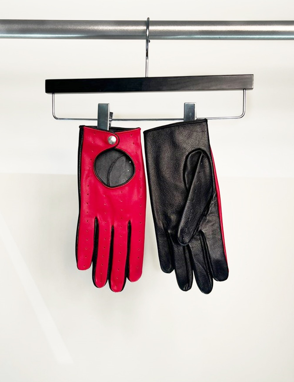 CONTRAST LEATHER DRIVING GLOVES_RED