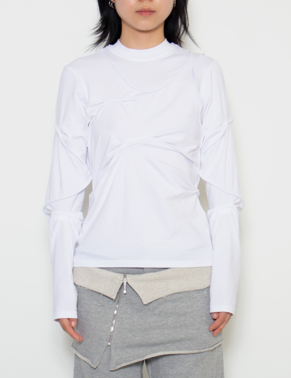 PLEATED LONG SLEEVE WITH PIPING_WHITE